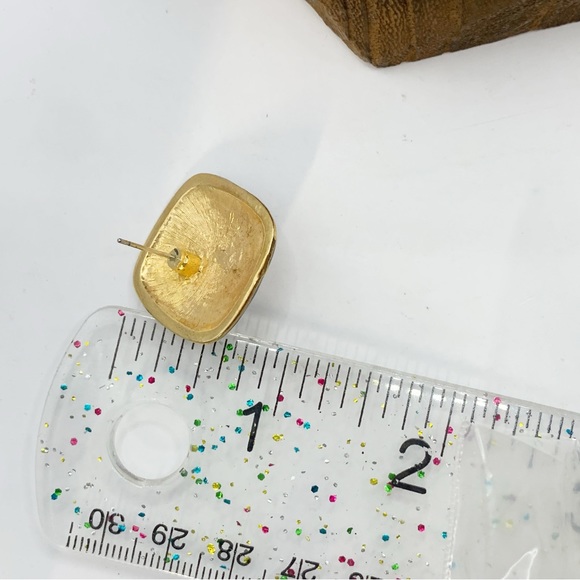 Vintage PCI earrings signed black enamel on gold tone square with faux pearl - Picture 7 of 9